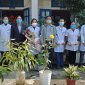 Lãnh đạo thị trấn Sơn Lư đi thăm, chúc mừng chúc mừng đội ngũ cán bộ, bác sĩ, nhân viên y tế: Trạm y tế thị trấn Sơn Lư